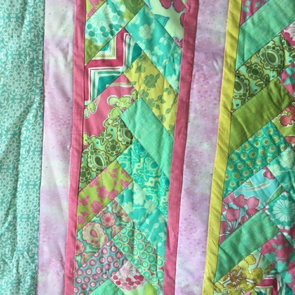 Handmade Quilt. Spring Pinks and Greens Braided - Picture 4 of 16